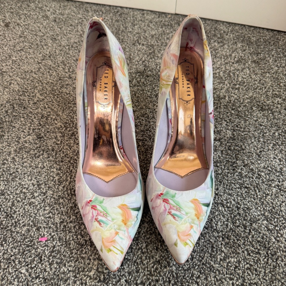 Ted Baker Vyixyn Pumps Women 39.5 US 9 EUC Floral Evening Heels Shoes Pink - Picture 2 of 10